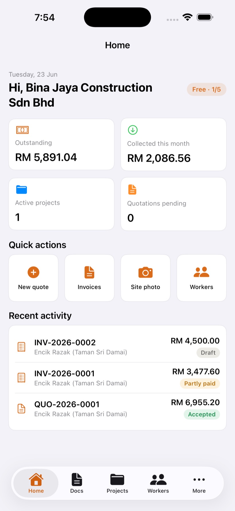 MORTAR invoice dashboard with outstanding total and aging